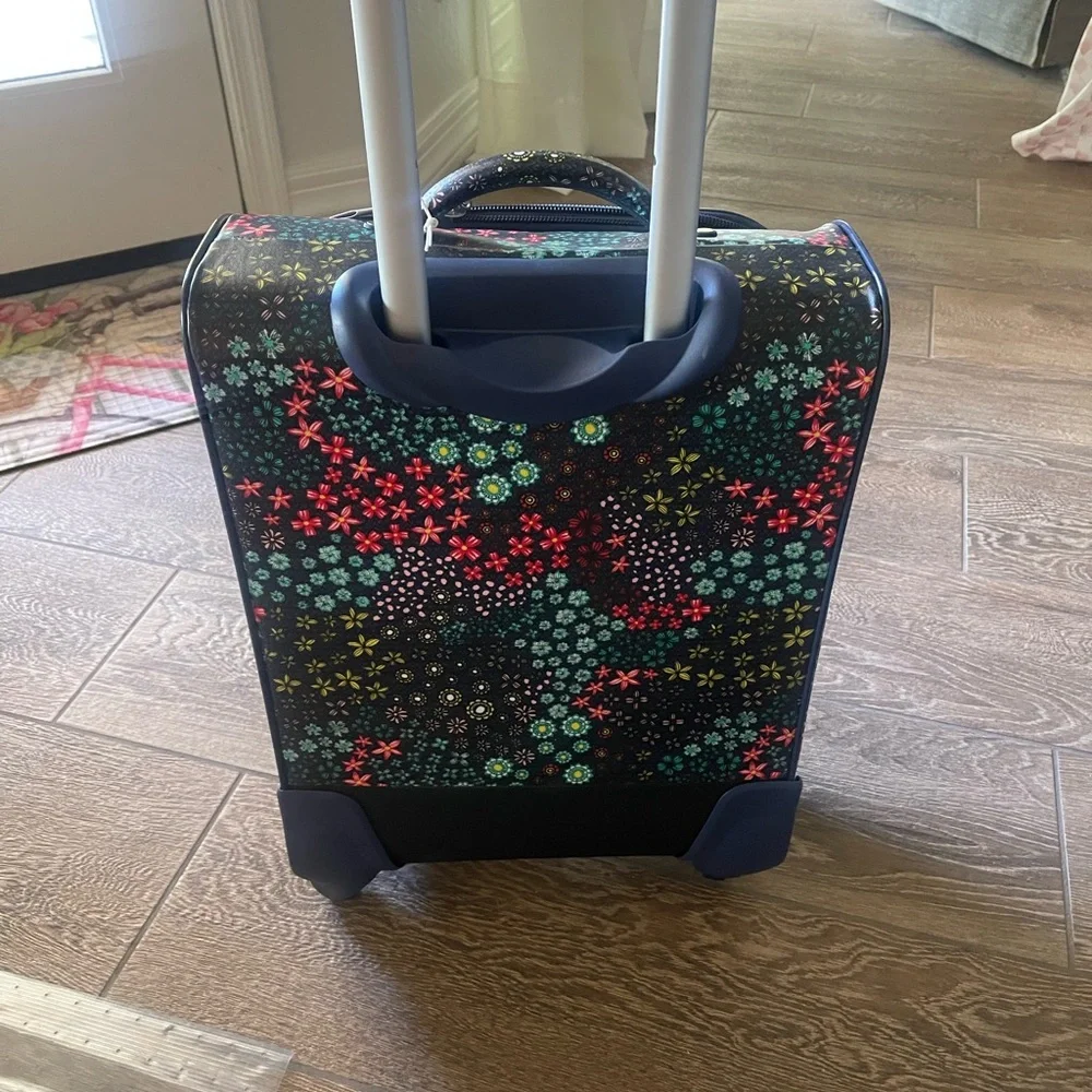 Sakroots Rolling/Carryon 21 in luggage with Telescoping handle - Picture 4 of 6